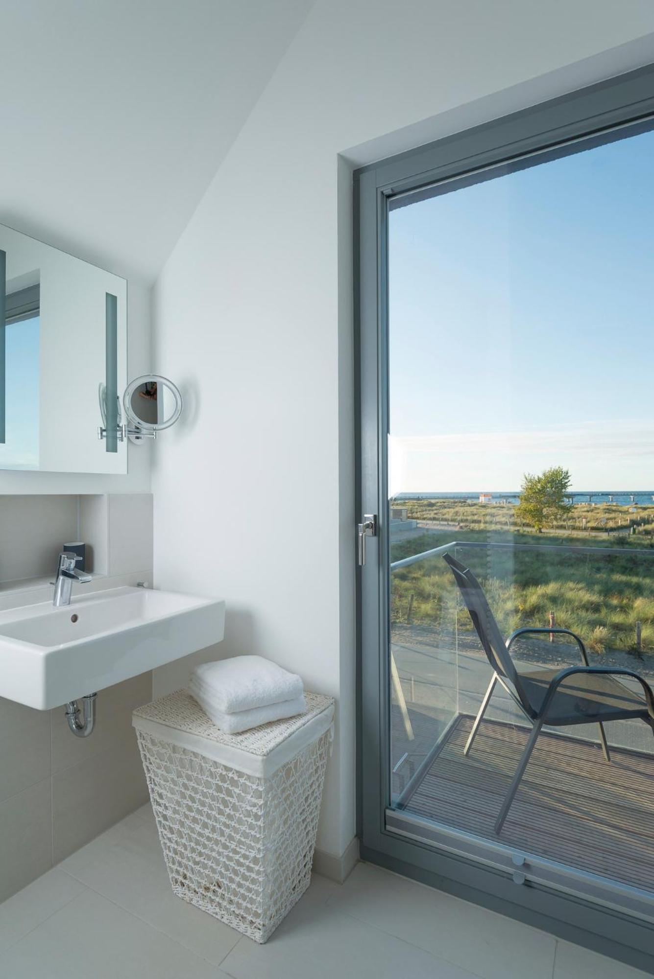 Ostsee - Reetdachhaus Nr 36 "Warder" Im Strand Resort Heiligenhafen Buitenkant foto